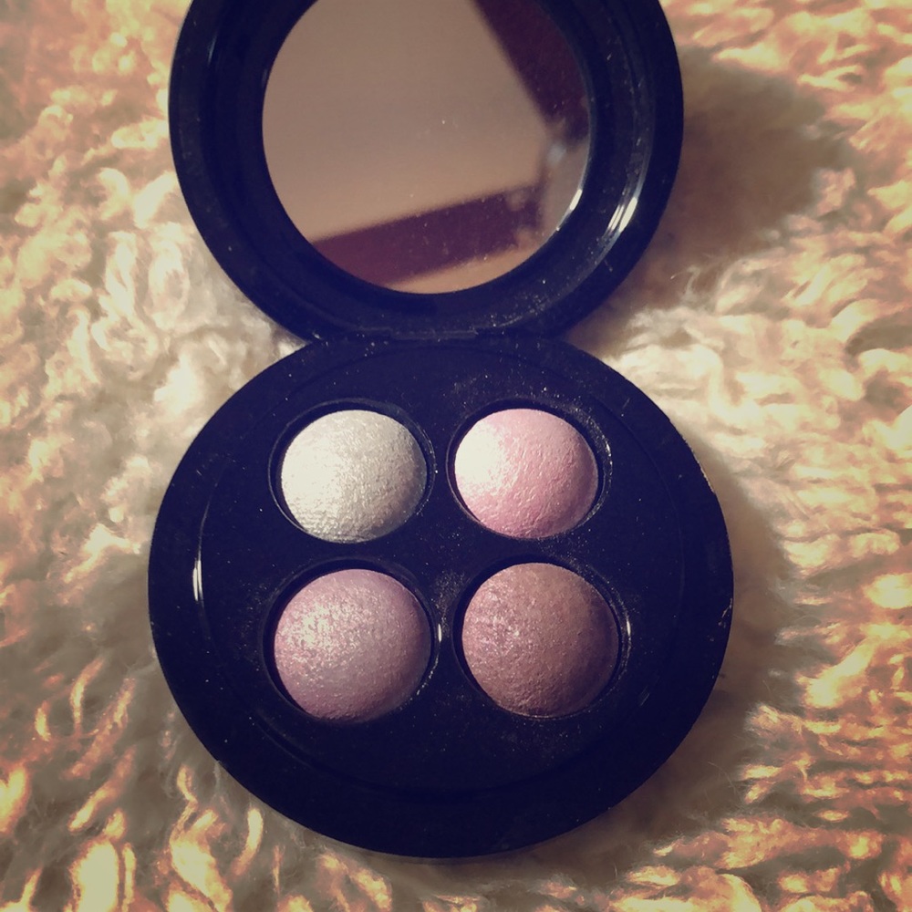 MAC highlighter;cheek highlighter